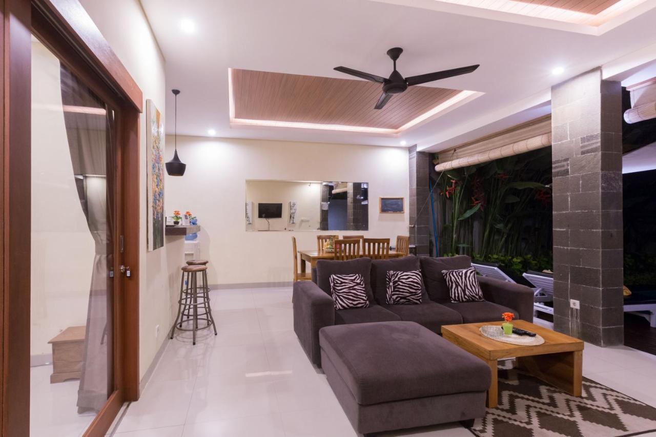 Villa Hitam Putih Legian Bali 세미냑 외부 사진
