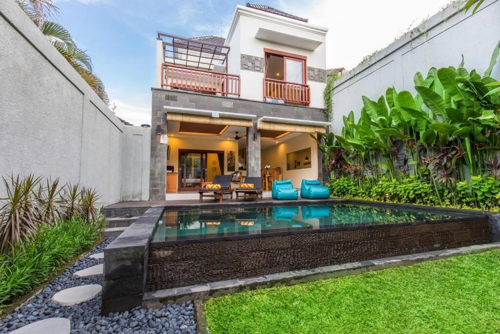 Villa Hitam Putih Legian Bali 세미냑 외부 사진